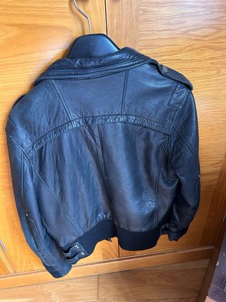 Cazadora cuero negra Talla M Hombre / L Mujer