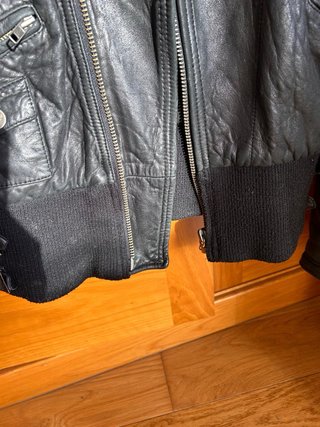 Cazadora cuero negra Talla M Hombre / L Mujer
