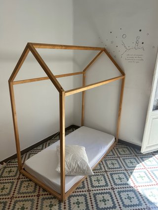 Cama Montessori 140x70,colchon, cubre+sabana incl.