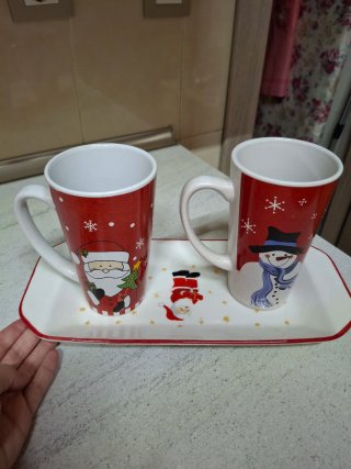 Tazas altas de cerámica navideña con bandeja