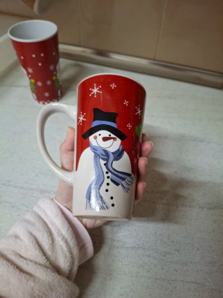 Tazas altas de cerámica navideña con bandeja