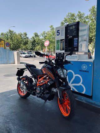 KTM Duke 125 2023 Negra/Naranja