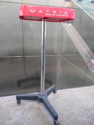 Mesita alta de servicio, peluquería, esteticista