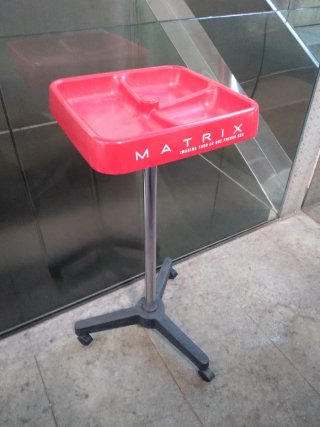 Mesita alta de servicio, peluquería, esteticista