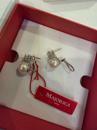 Pendientes Majorica Perla Cierre Omega