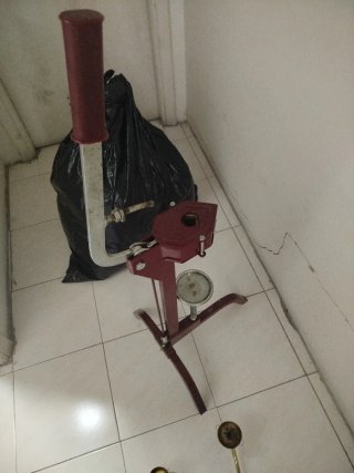 Máquina para cerrar botellas