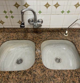 Fregadero de mármol con 2 senos