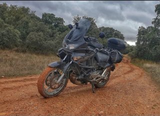 Honda Varadero 1000  Negra Año 2008 130,000km.