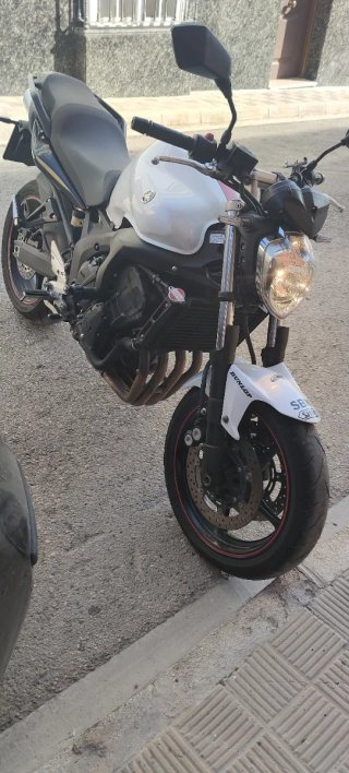 Yamaha FZ6-N S2 Plata/Blanca
