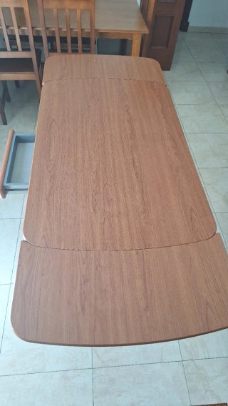 Mesa de comedor extensible de madera