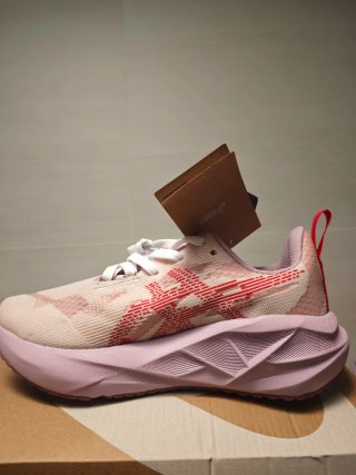 Asics Novablast 5 Pink/Red