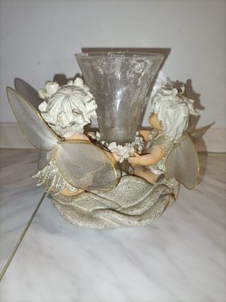 Angioletti con vaso decorativo