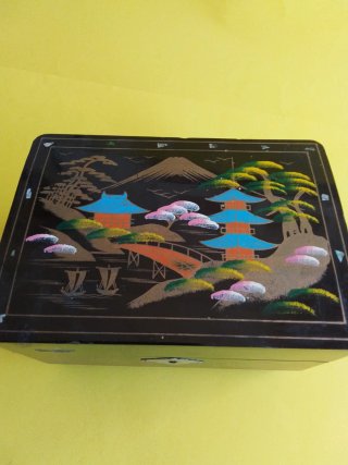 Caja de música bailarina japonesa
