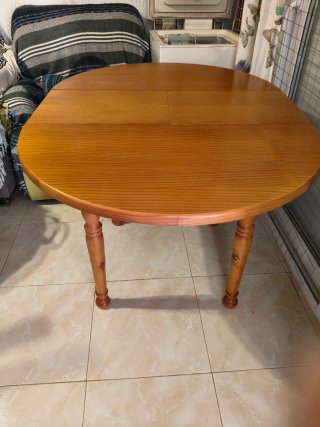 Mesa redonda de madera extensible