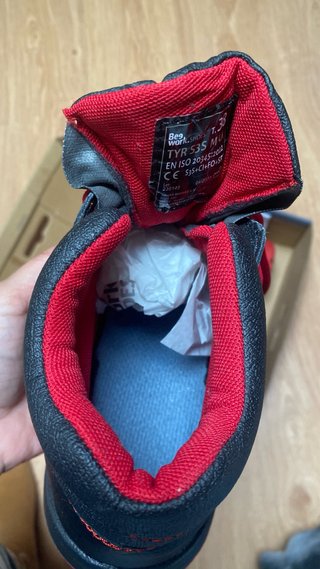 Botas de seguridad mujer negras y rojas