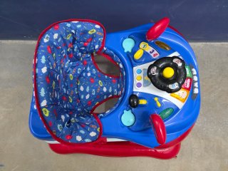 Andador para bebés con centro de actividades