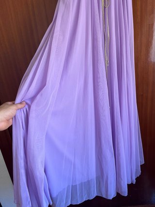 Vestido largo lila con flores