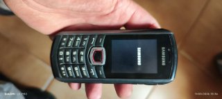 Teléfono Samsung B2710 resistente al agua