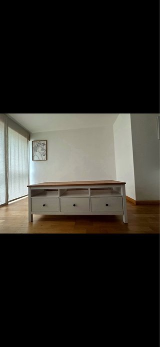 Mueble TV salón madera y blanco
