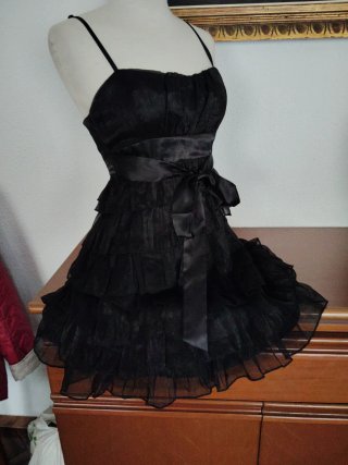 Lote 3 vestidos y 1 mono Talla M precio LOTE