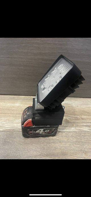 Foco LED Milwaukee M18 4.0