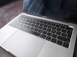 Macbook pro A1708