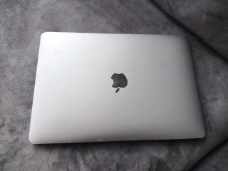 Macbook pro A1708