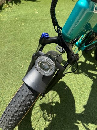 Bicicleta eléctrica plegable verde