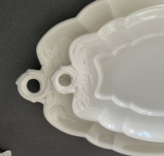 2 Grandes bandejas,porcelana La Cartuja de Sevilla