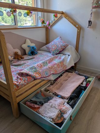 Cama tipo Montessori 90 + Colchón + cajonera cama