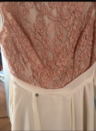Abito Rinascimento pizzo e fiori