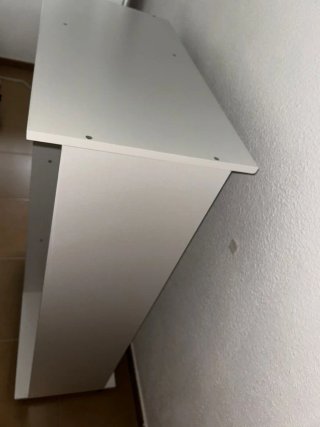 Armario blanco de madera