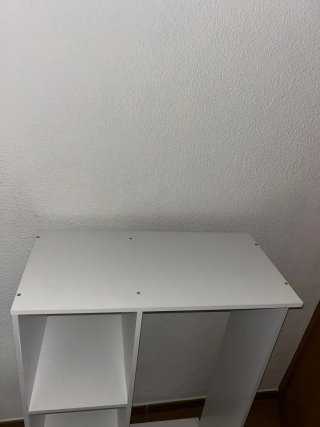 Armario blanco de madera