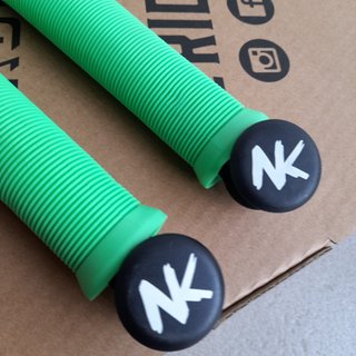 Puños Nokaic Verde Lisos Patinete Freestyle