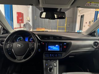 Toyota Auris 1.8 140H Feel Edition Touring Sport