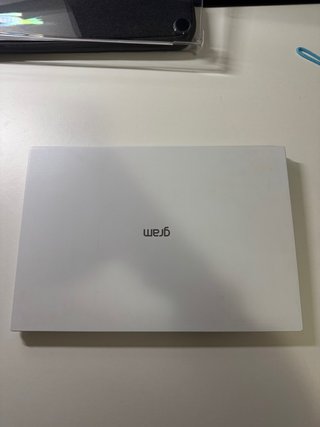 LG Gram 14 i7 16GB RAM 512 SSD