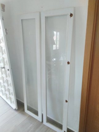 Alacena .Puertas blancas con cristal sin uso