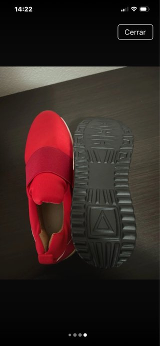 Zapatilla roja slip-on