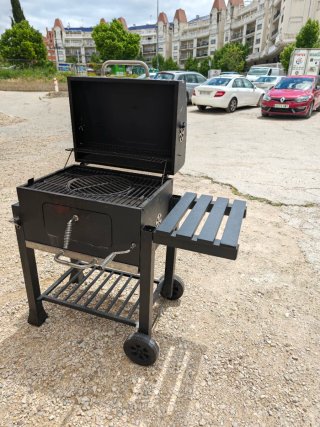 Barbacoa de carbón negra