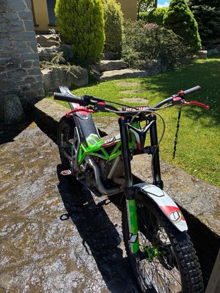 Moto de TRIAL vertigo