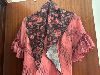 Traje de romería talla 36,tiene para sacarle