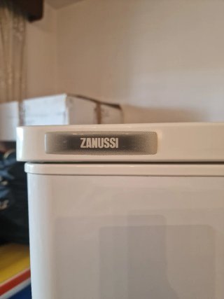 Nevera Zanussi con congelador