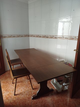 Conjunto mesa y 2 sillas cocina madera