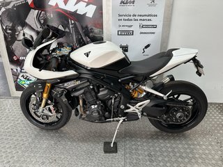 TRIUMPH Speed 1200 RR