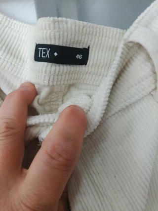 Pantalón de pana sienta muy bien