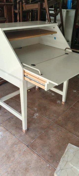 Escritorio blanco