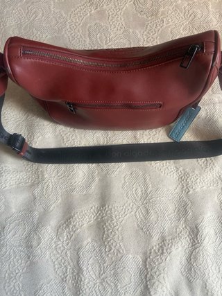 Bolso de piel burdeos