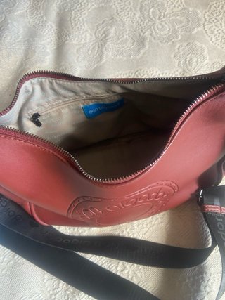 Bolso de piel burdeos