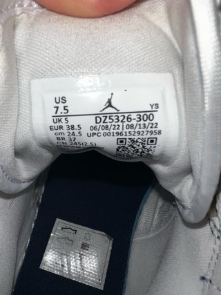 Jordan 1 Mid SE 38.5 + lacci ricambio
