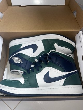 Jordan 1 Mid SE 38.5 + lacci ricambio